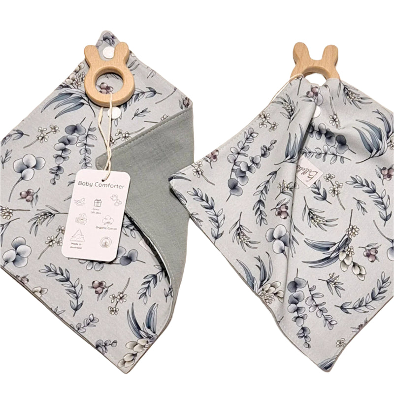 Cotton Soothing Comforter with Wooden Toy