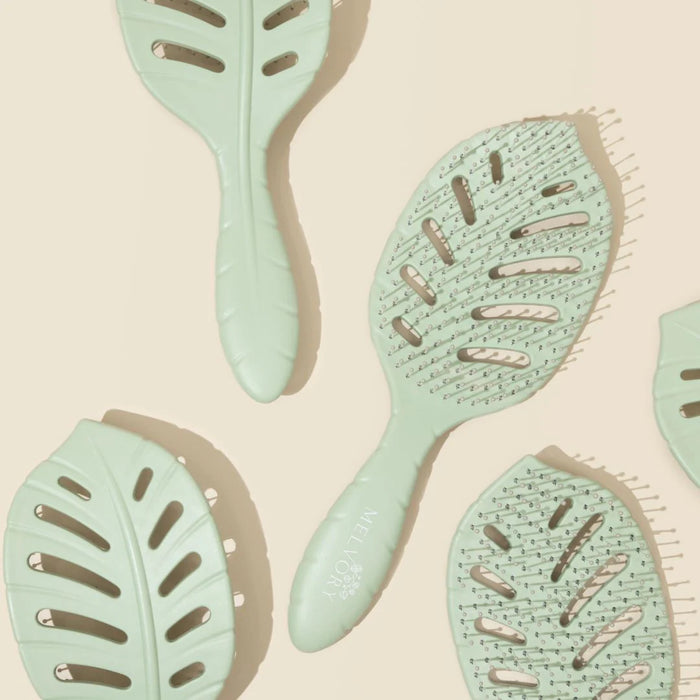 Melvory - Leaf Hair Brush - Pastel Green