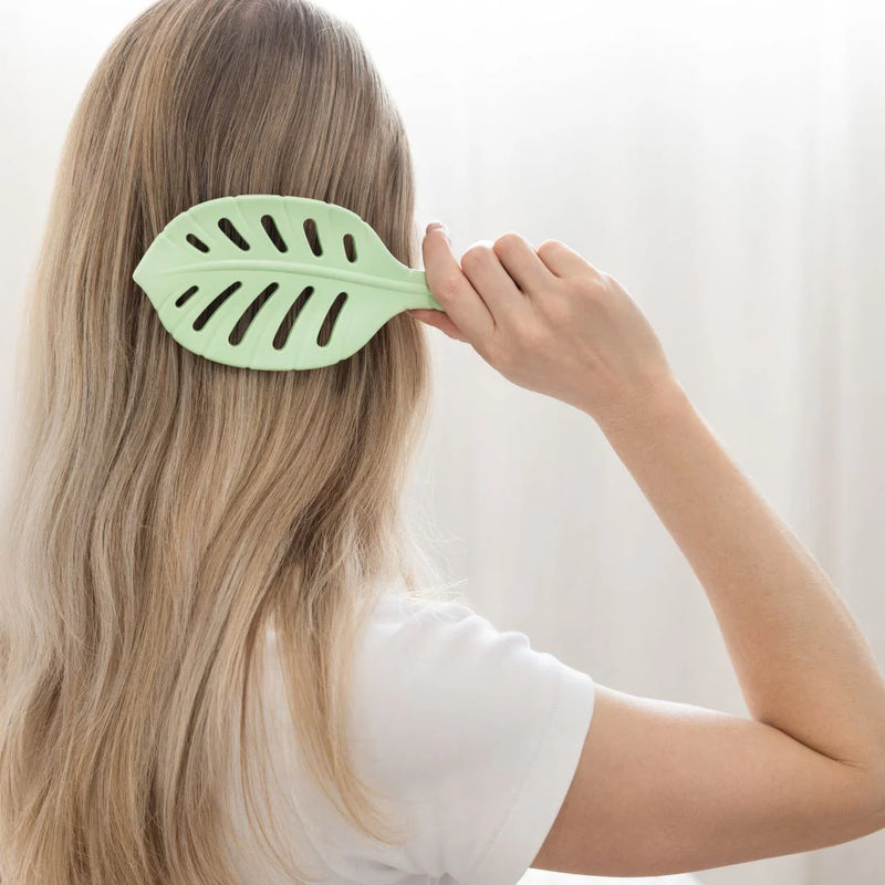 Melvory - Leaf Hair Brush - Pastel Green
