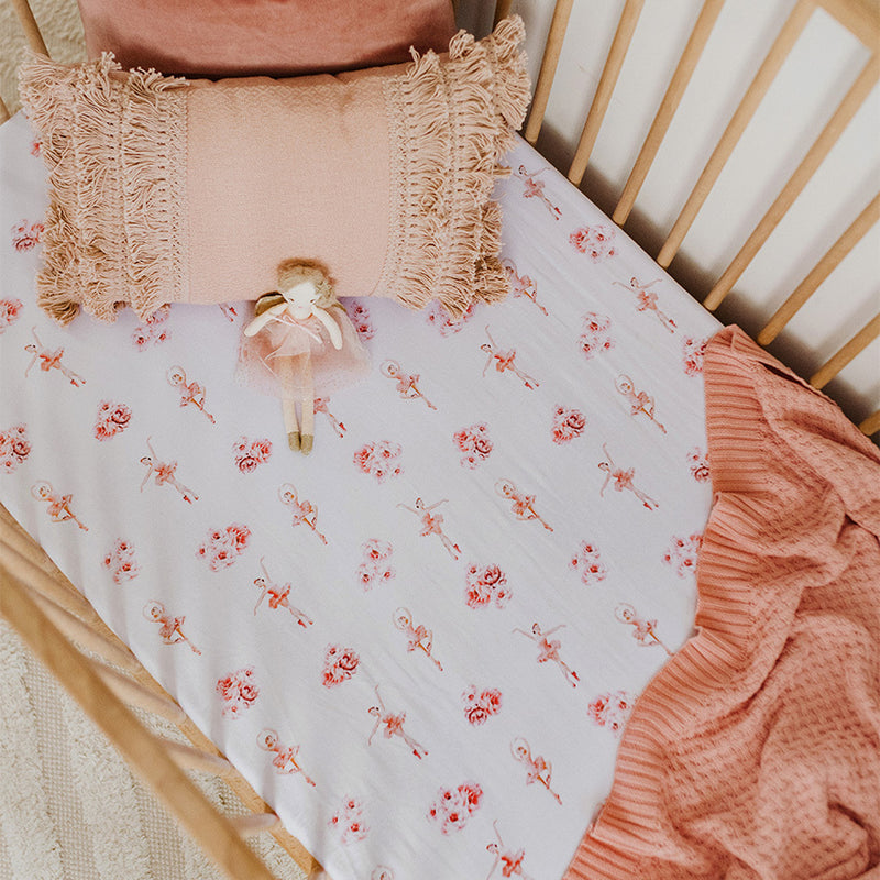 Snuggle Hunny Cot Sheet - Fitted + storage bag